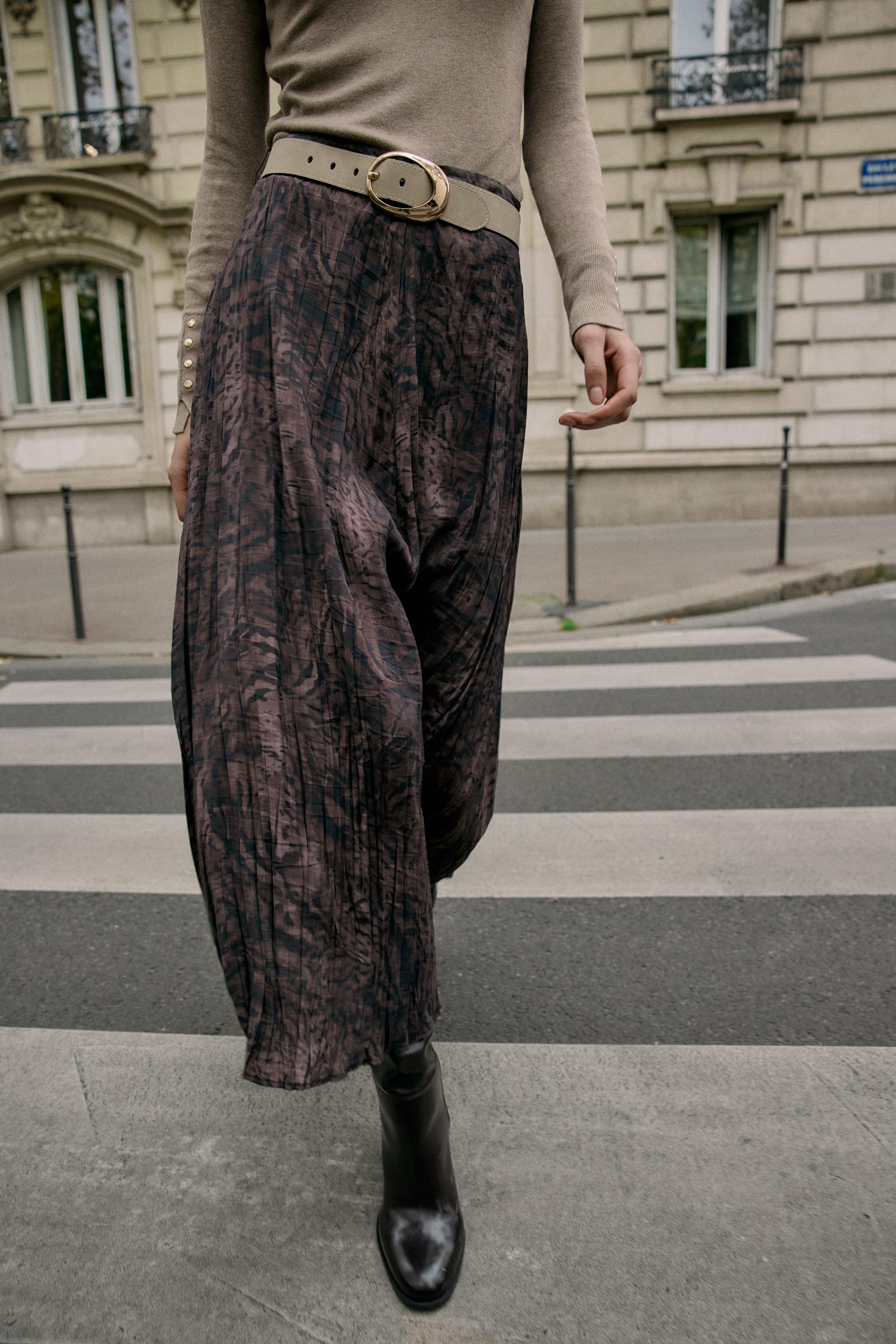 PRINTED BELTED MIDI SKIRT